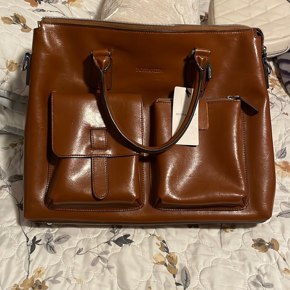 Bag for laptop perfect for college.